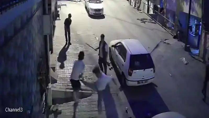 Başakşehir’de Taşlı Sopalı Kavga: Sakinleri Şoke Eden Anlar!