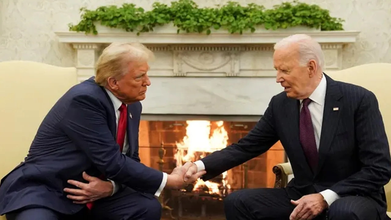 Trump, 4 Yıl Aradan Sonra Beyaz Saray’da! Biden ile Görüştü