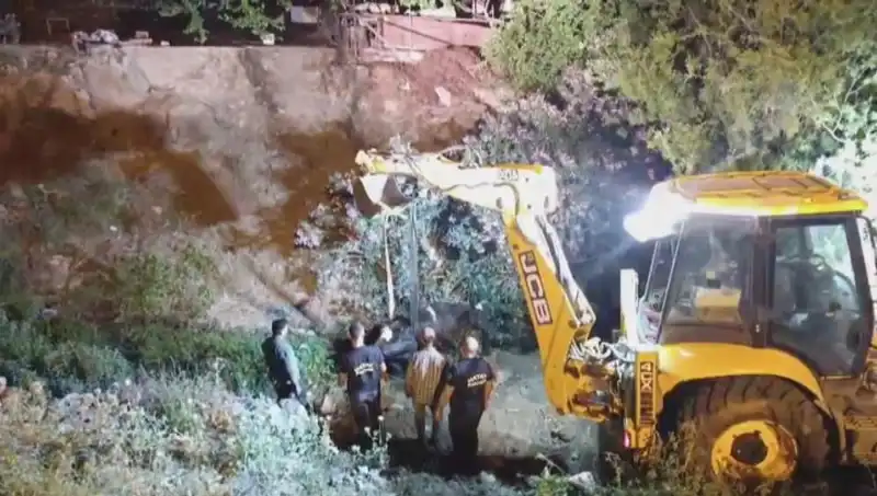 Hatay'da İneği Kurtarmak İçin Gerçekleştirilen Operasyon Hayranlık Uyandırdı