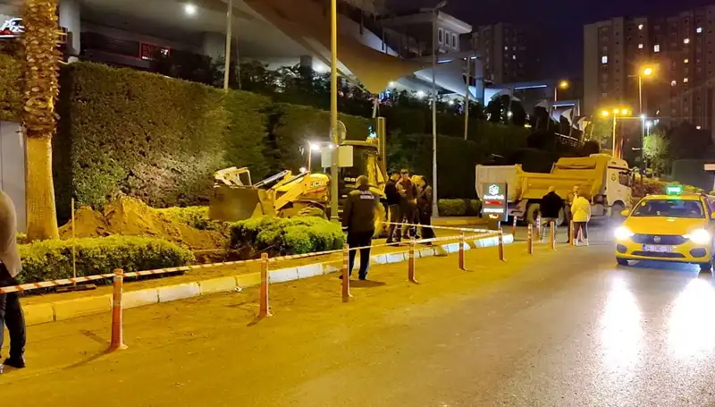 AVM Girişinde Doğalgaz Paniği: Alışveriş Keyfi Kısa Süreliğine Kayıp