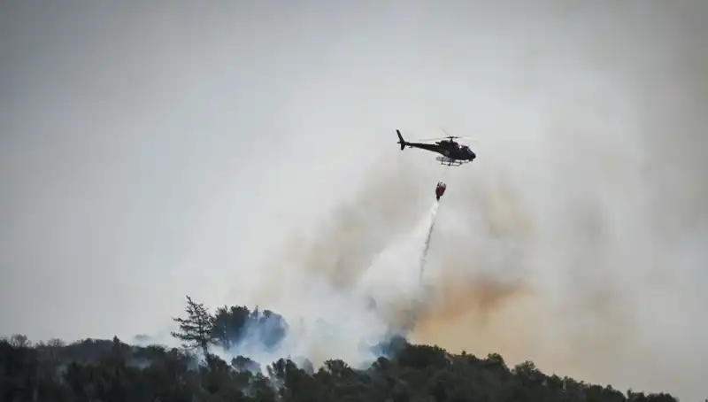 Fransa Orman Yangınları Marsilya Havalimanını Kapatma Noktasına Geldi!
