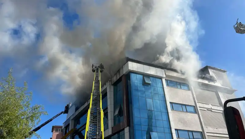 Esenyurt’ta Tekstil Atölyesinde Korkutan Yangın: Sebepleri ve Sonrası