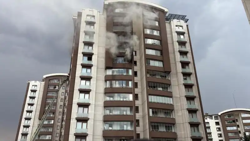 Ankara'da 14 Katlı Binada Yangın: Nefes Kesen Can Pazarı