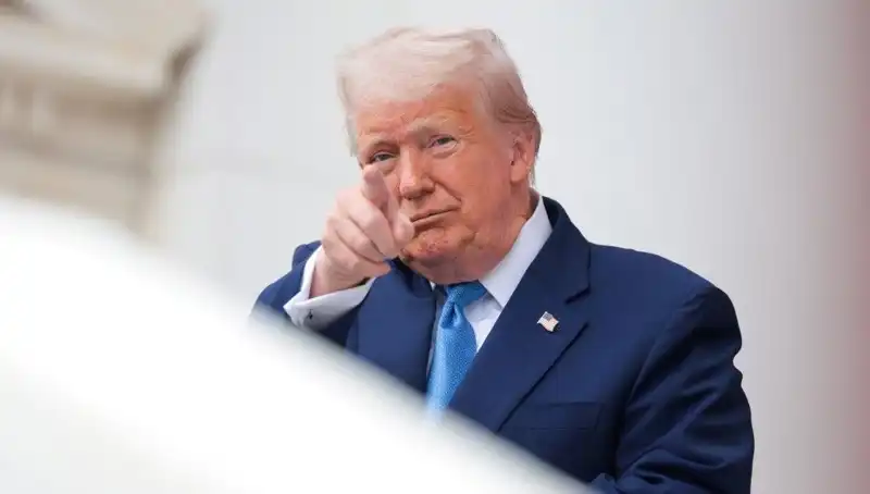 Adalet Bakanlığı’ndan Şok İddia: Trump'ın Epstein Belgelerindeki Rolü Ne?