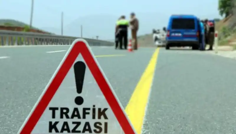 Otomobil ve Hafif Ticari Araç Çarpıştı: 6 Kişinin Hayatını Kaybettiği Kazada Neler Oldu?