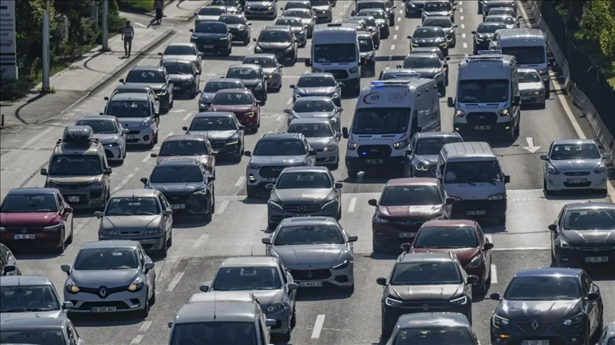 Fermuar Sistemiyle Ambulanslara Yol Verin: Hayat Kurtarmak İçin Bir Adım Daha