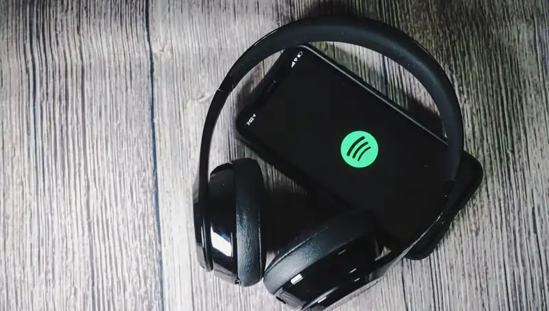 Yapay Zeka Tehlikesi: Spotify'ın Ölü Sanatçılardan Yeni Şarkılar Yayınlaması
