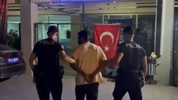 İzmir’de 18 Yıl 9 Ay Hapis Cezasıyla Aranan Firari Yakalandı!