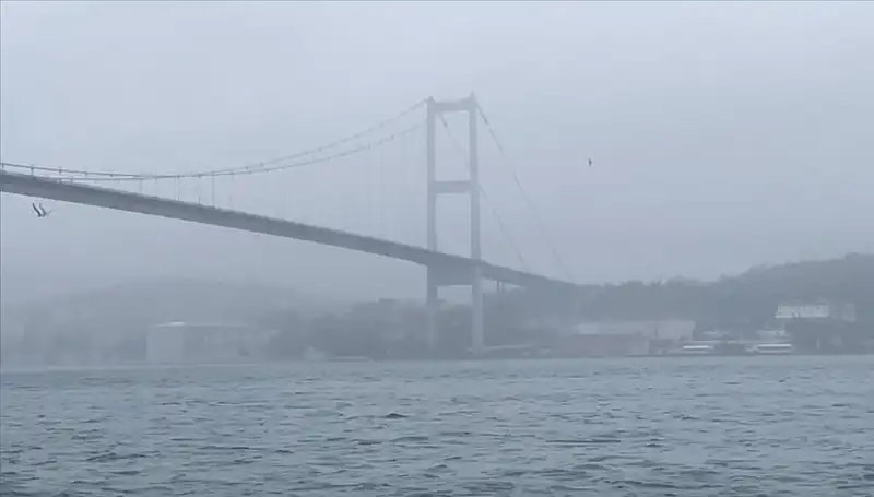 İstanbul Boğazı'ndaki Gemi Trafiğini Olumsuz Etkileyen Sisin Sebepleri ve Çözümleri