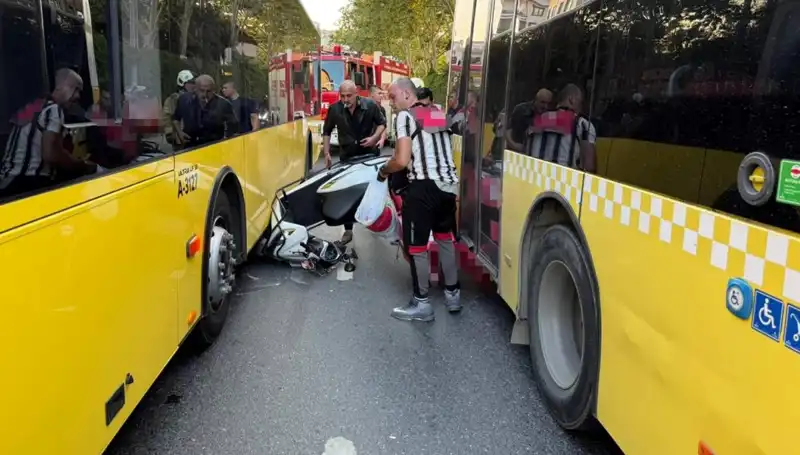Motosikletin İETT Otobüsleri Arasında Sıkışmasının Sıra Dışı Hikayesi