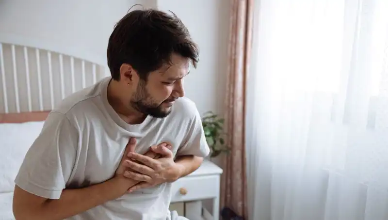 Sabahları Dikkat: Bu Belirti Kalp Hastalığının İlk İşareti Olabilir