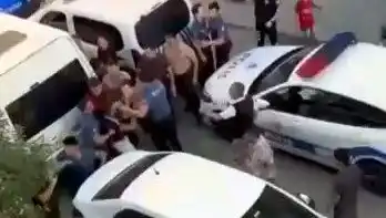 Sosyal Medya Kavgaları Sokağa Taşındı: 4 Yaralı, 2 Polis