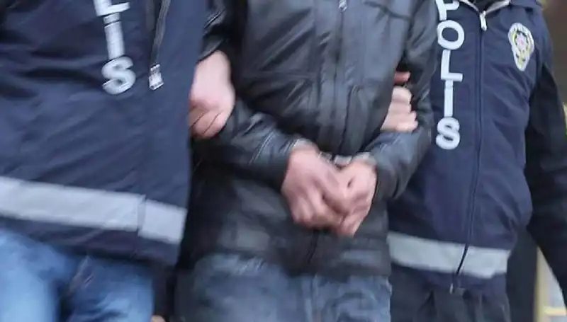 Türkiye genelinde büyük FETÖ operasyonu: 65 kişi tutuklandı!