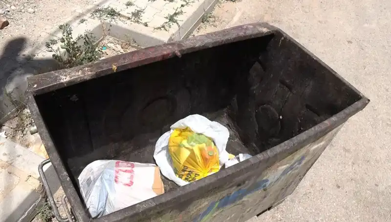 Evde Doğum Yapan Kadının Şok Edici Eylemi: Bebeğini Çöpe Attı