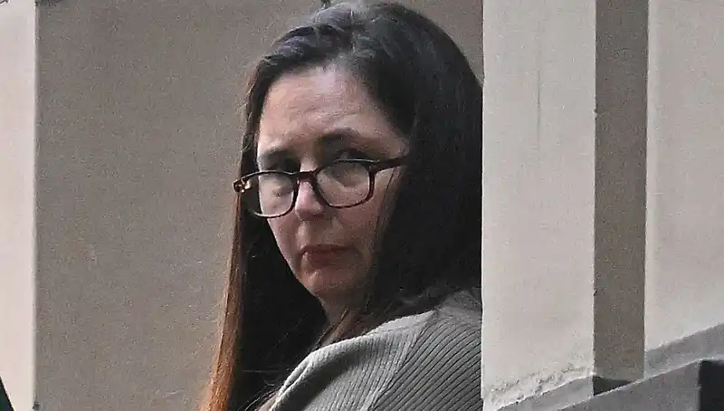 Zehirli Mantarların Gizemi: Renkli Tabaklarda Saklanan Tehlikeler