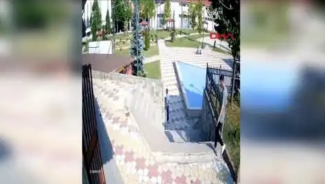 Kastamonu'da Muhtarın Uyardığı Kişi Tarafından Bıçaklı Saldırıya Uğradı!