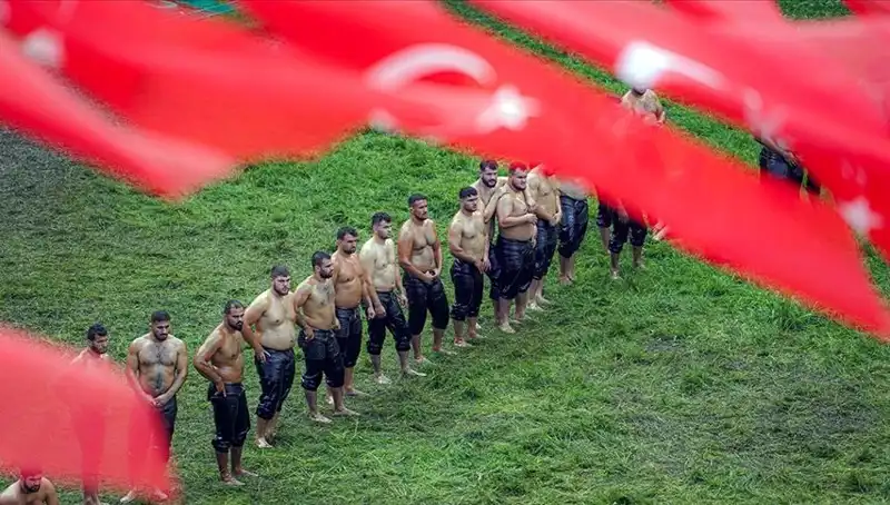 Kırkpınar Yağlı Güreşleri 664. Yılında Göz Kamaştırıyor: 40 Başpehlivan, 826 Sporcu Katılacak