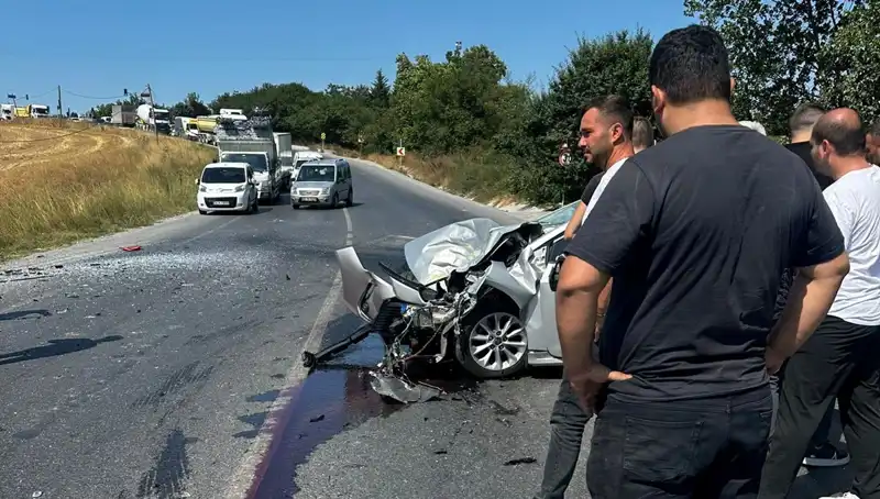 İstanbul'da Şok Edici Kaza: Kalp Krizi Geçiren Sürücü Otobüse Çarptı