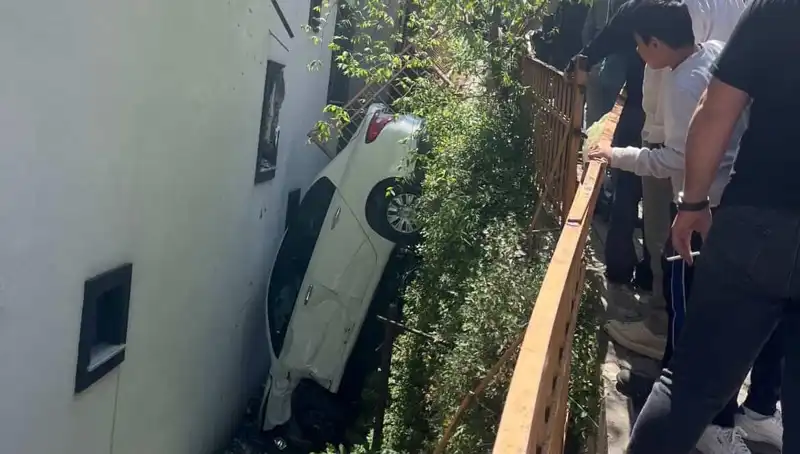 Kağıthane'de Korku Dolu Anlar: Bir Kadın Metrelerce Sürüklendi!