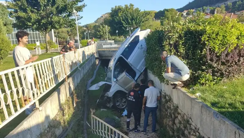Muğla'da Direksiyon Kırınca Olası Facia Önlenmişti: Kaza Anının Detayları