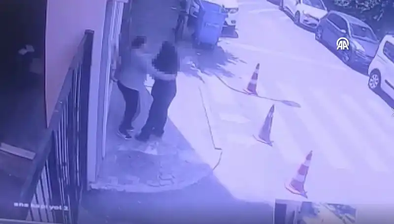 İstanbul'da Lise Tuvaletinde Dehşet Veren Olay: Neler Oldu?