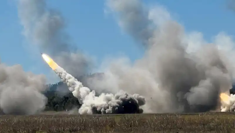 Avustralya'nın En Büyük Askeri Tatbikatında Heyecan Verici HIMARS Atışı Gerçekleşti
