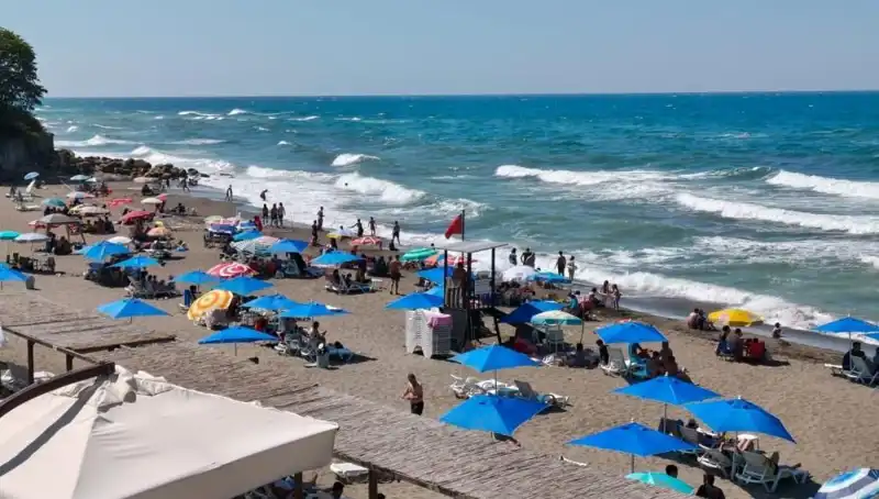 Akçakoca'da Deniz Yasağı: Vatandaşları Neler Bekliyor?