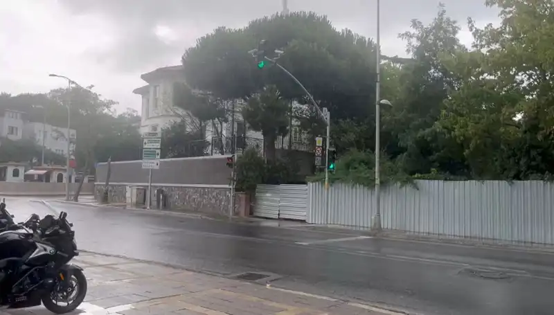 İstanbul’da Şiddetli Yağışlar Nefes Aldırdı: Yağmurlar Şehir Yaşamını Etkiliyor