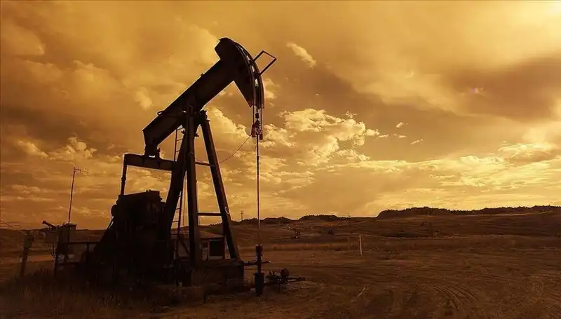 Orta Doğu'da Geceyi Sarıp Sarmalayan Sıcaklık: Petrol Fiyatları Neden Yükseldi?