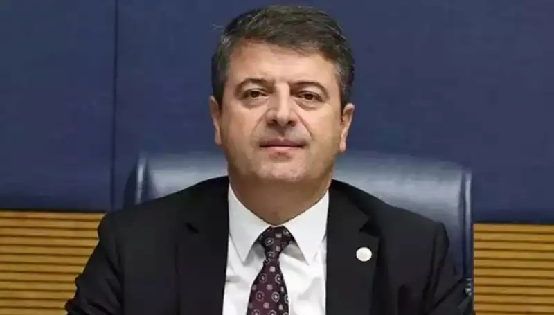 Adıyaman Belediye Başkanı Tutdere Görevine İade Edildi: Detaylar ve Gelişmeler