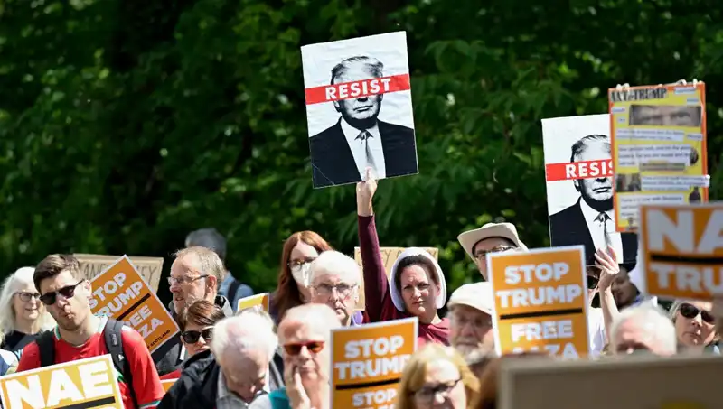 Trump’ın İskoçya Ziyaretinde Golf Oynarken Protesto Edilmesi