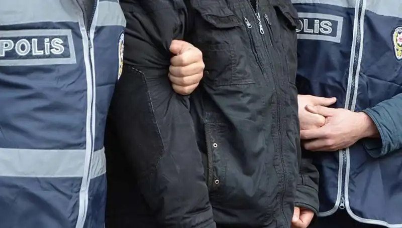 Bursa'da Kaçak Sigara Üreten İki Gruba Operasyon: 4 Gözaltı