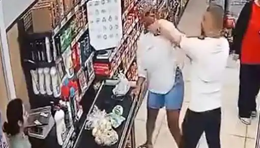 Çocuk Önünde Kadına Saldırı: Marketteki Şok Edici Olay