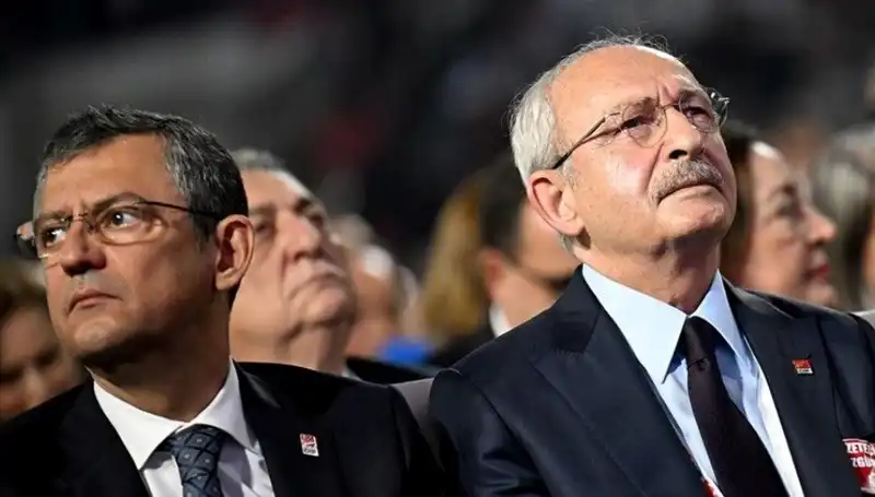 CHP Kurultayı ile Sır Perdesi Aralanıyor: Kılıçdaroğlu'nu Ne Bekliyor?