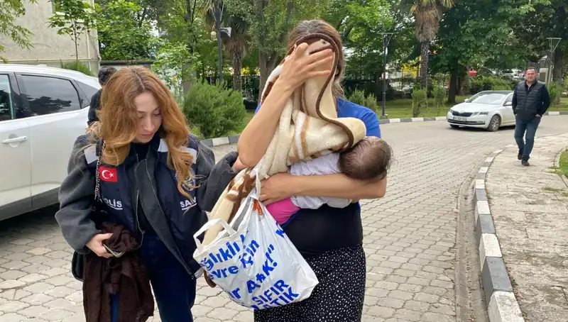 Evlerden Hırsızlık Yapan Kadın Suçüstü Yakalandı: İlgili Detaylar