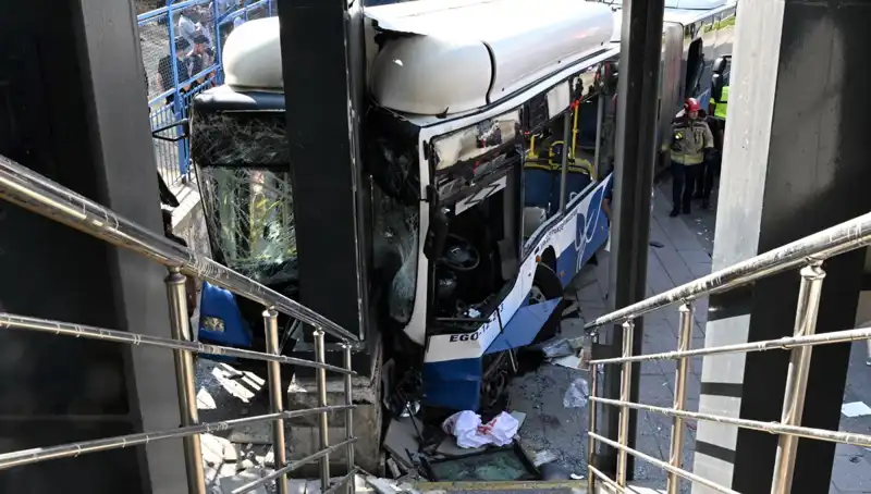 Ankara'da Belediye Otobüsü Kazası: 27 Yaralıdan Biri Ağır
