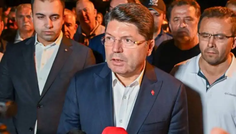 Bursa Orman Yangınında FETÖ Bağlantısı Gündemde: Bakan Tunç Açıkladı