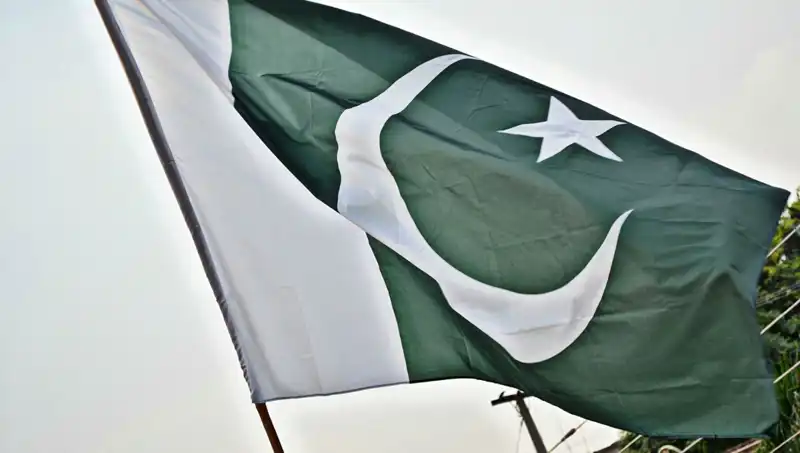 Pakistan'da Çöken Bina Faciasında Ölü Sayısı Artıyor, Kurtarma Operasyonları Devam Ediyor