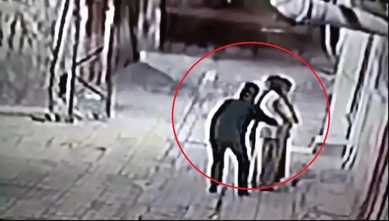 Kapkaççılara Karşı İlginç Operasyon: Polisler Pazarcı ve Simitçi Kılığına Girdi