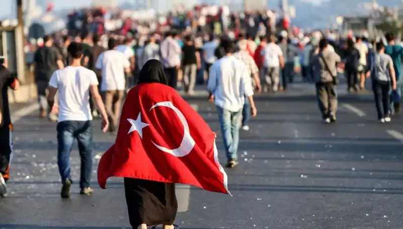 Kabine Üyelerinden 15 Temmuz Darbe Girişimine Karşı Güçlü Mesajlar