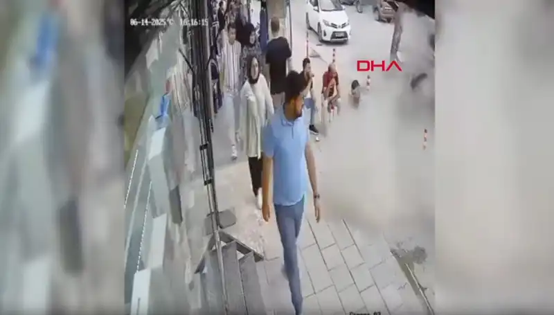 TIR'ın Patlayan Pastiği Şehrin Merkezinde Paniğe Neden Oldu