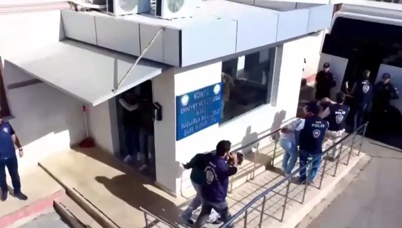 10 İlde Dev Dolandırıcılık Operasyonu: 13 Kişi Tutuklandı