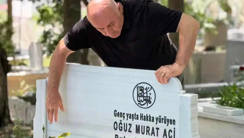 Aci Ailesinin Hüzünlü Babalar Günü: Anılar ve Duygular