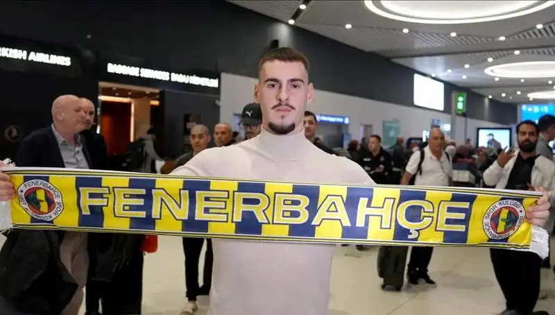 Fenerbahçe, Genç Yıldız Mimovic'in Lisansını Çıkardı, Süper Lig'e Hazırlanıyor!