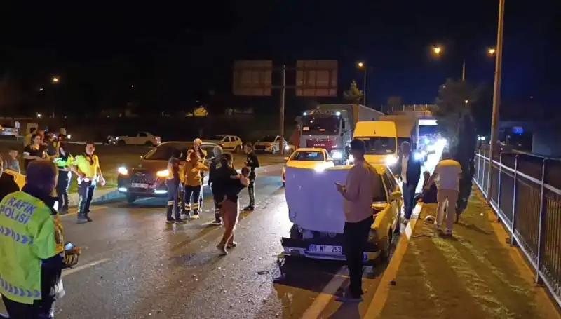 Otoyolda Yaşanan Korkunç Geri Dönüş Kazasında İki Çocuk Yaralandı